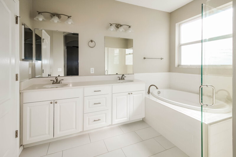 2,205/Mo, 3696 Braemere Dr Spring Hill, FL 34609 Main Bathroom View 2