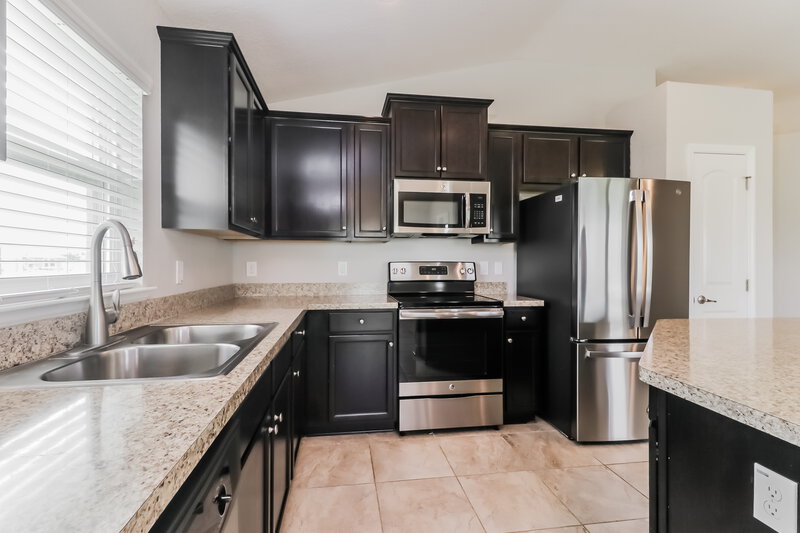 2,940/Mo, 7083 Lamium Ct Brooksville, FL 34602 Kitchen View