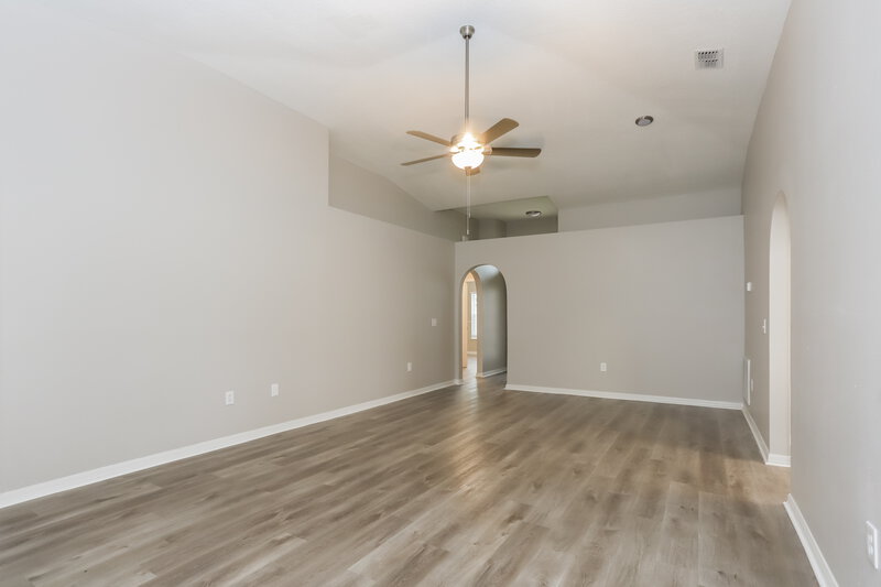 3,440/Mo, 6922 Waterbrook Ct Gibsonton, FL 33534 Living Room View