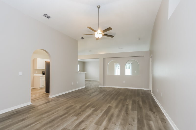 3,440/Mo, 6922 Waterbrook Ct Gibsonton, FL 33534 Living Room View 2