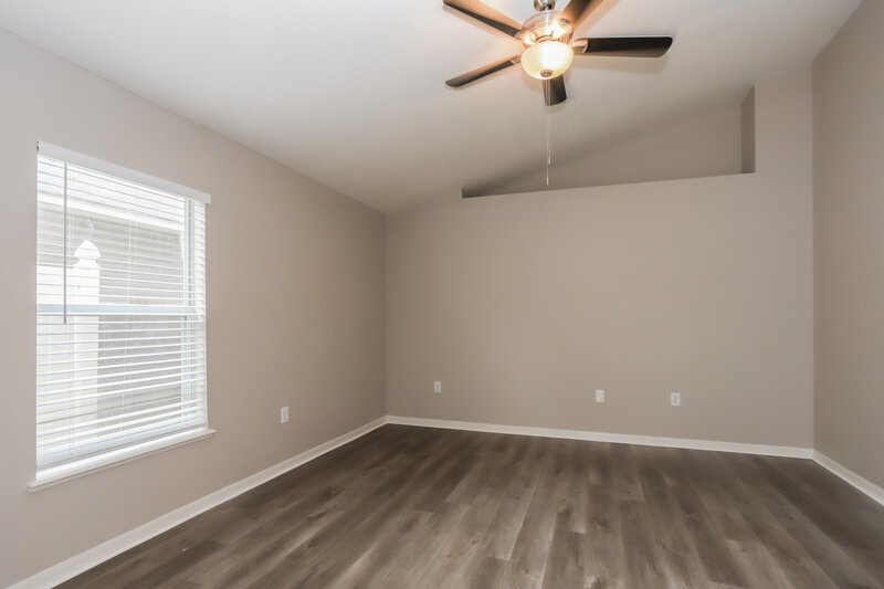 3,440/Mo, 6922 Waterbrook Ct Gibsonton, FL 33534 Main Bedroom View