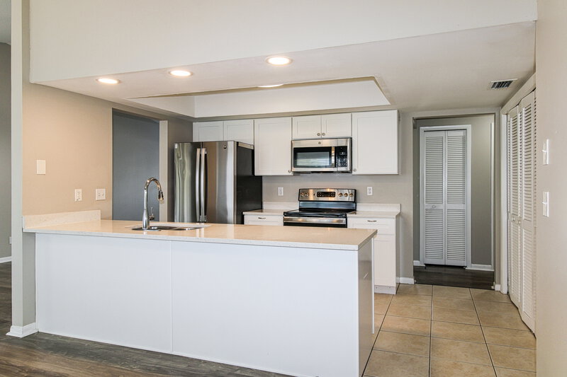 1,890/Mo, 10142 Bannister St Spring Hill, FL 34608 Kitchen View