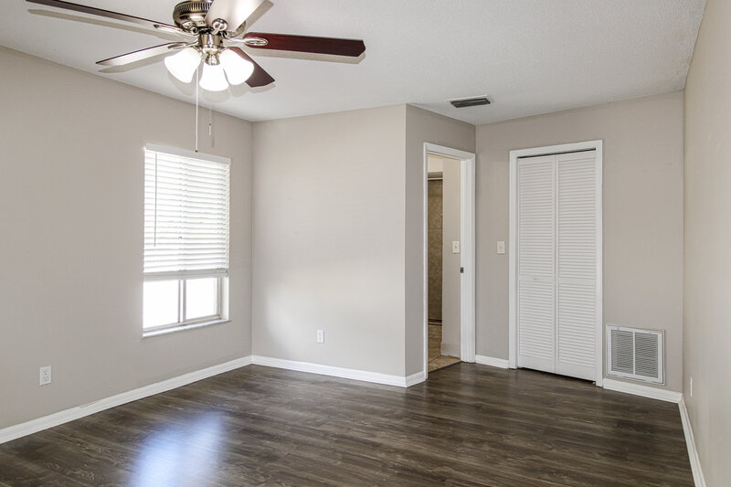 1,890/Mo, 10142 Bannister St Spring Hill, FL 34608 Main Bedroom View