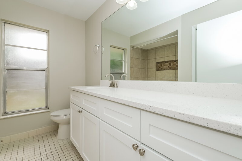 1,945/Mo, 10142 Bannister St Spring Hill, FL 34608 Bathroom View