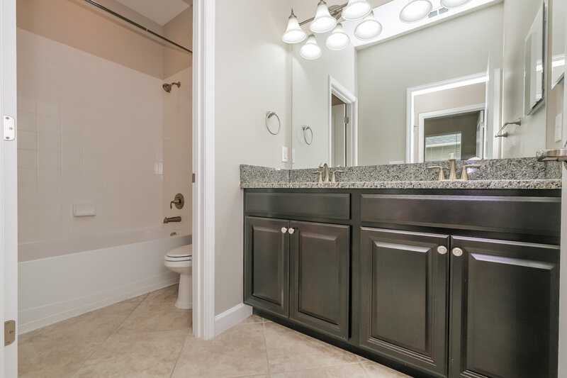 2,520/Mo, 14279 Blue Dasher Dr Riverview, FL 33569 Bathroom View