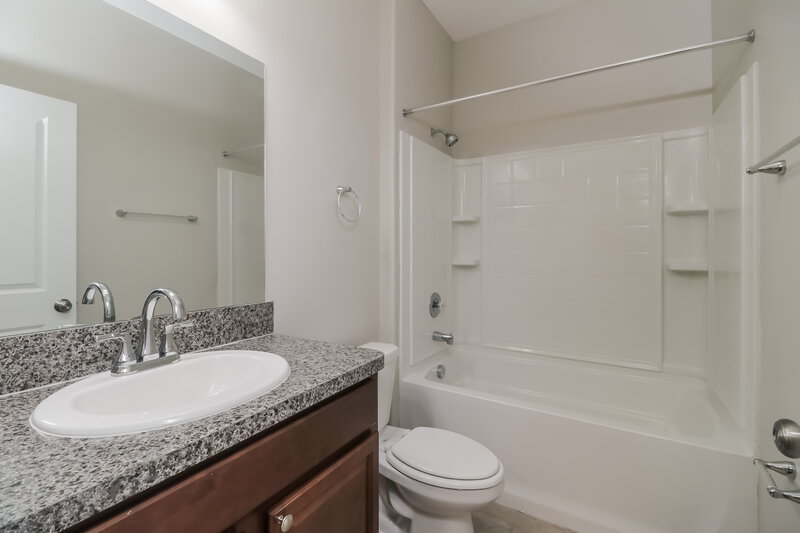 2,625/Mo, 8724 Forget Me Not Ct Land O Lakes, FL 34637 Bathroom View