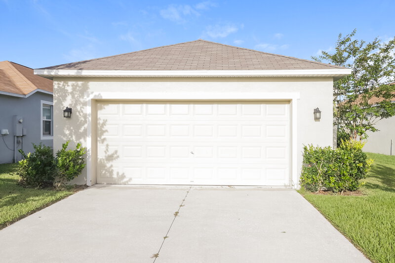 2,625/Mo, 8724 Forget Me Not Ct Land O Lakes, FL 34637 Rear View