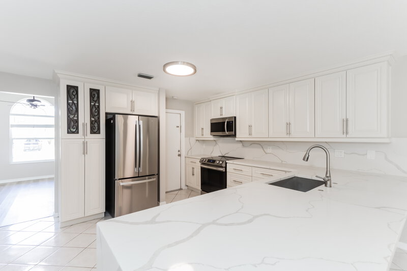 4,160/Mo, 28506 Tall Grass Dr Zephyrhills, FL 33543 Kitchen View