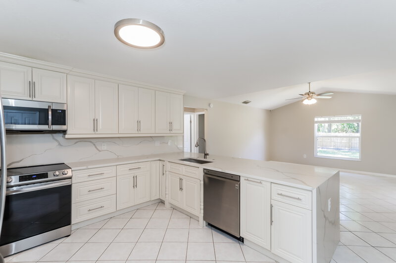 4,160/Mo, 28506 Tall Grass Dr Zephyrhills, FL 33543 Kitchen View 2