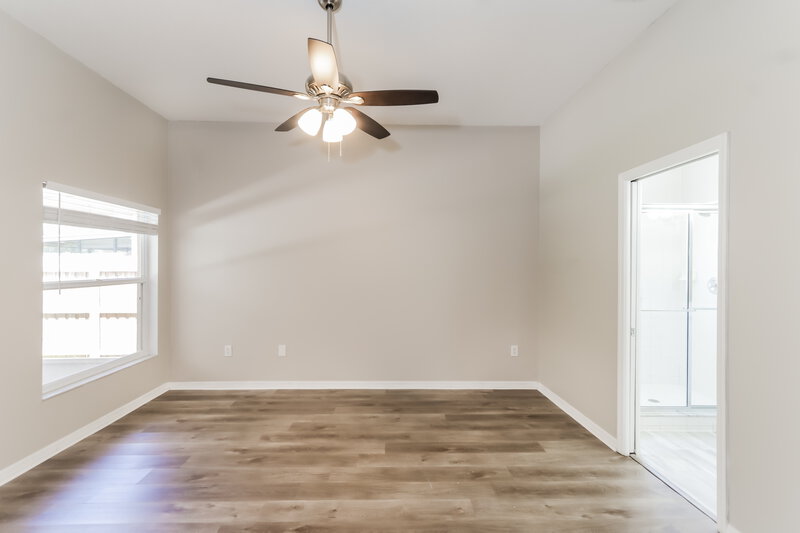 4,160/Mo, 28506 Tall Grass Dr Zephyrhills, FL 33543 Main Bedroom View