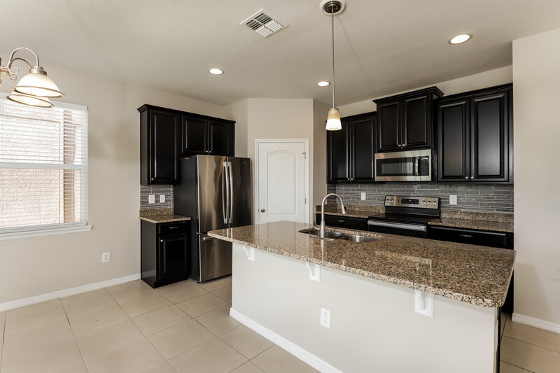2,770/Mo, 11343 Hudson Hills Ln Riverview, FL 33579 Kitchen View