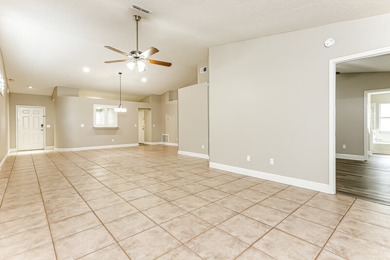 2,520/Mo, 2558 Wrencrest Cir Valrico, FL 33596 Living Room View