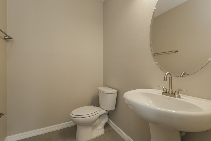 2,420/Mo, 10012 Merry Fawn Ct Sun City Center, FL 33573 Powder Room View