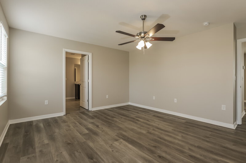 2,420/Mo, 10012 Merry Fawn Ct Sun City Center, FL 33573 Main Bedroom View