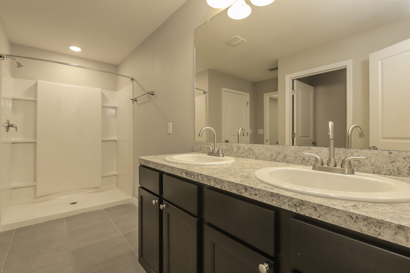 2,420/Mo, 10012 Merry Fawn Ct Sun City Center, FL 33573 Main Bathroom View