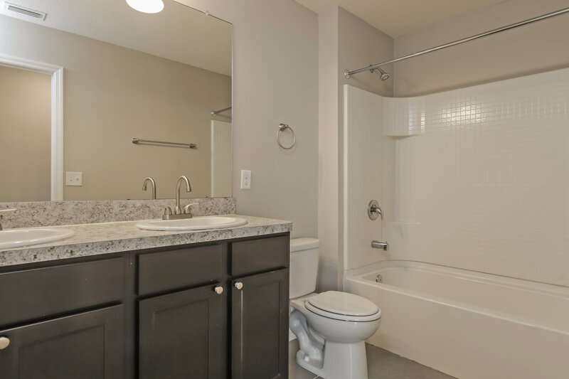 2,420/Mo, 10012 Merry Fawn Ct Sun City Center, FL 33573 Bathroom View