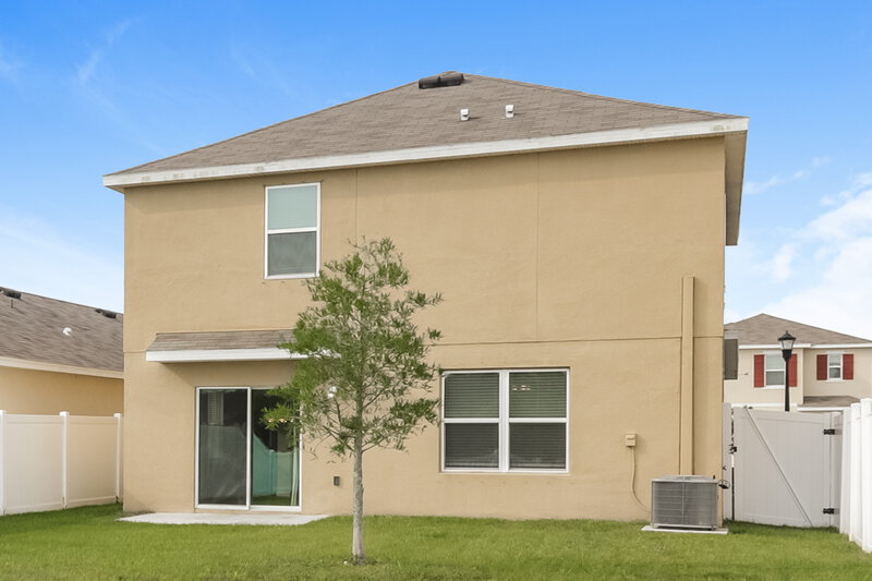 2,420/Mo, 10012 Merry Fawn Ct Sun City Center, FL 33573 Rear View