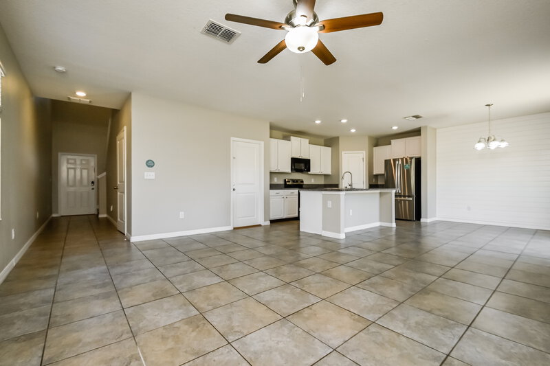 2,305/Mo, 7311 Ozello Trail Ave Sun City Center, FL 33573 Living Room View 2