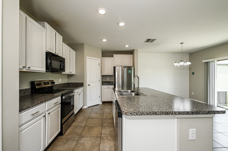 2,305/Mo, 7311 Ozello Trail Ave Sun City Center, FL 33573 Kitchen View 2