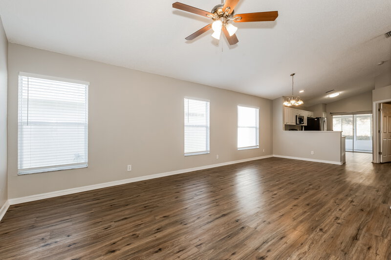 1,900/Mo, 810 Cape Cod Cir Valrico, FL 33594 Living Room View