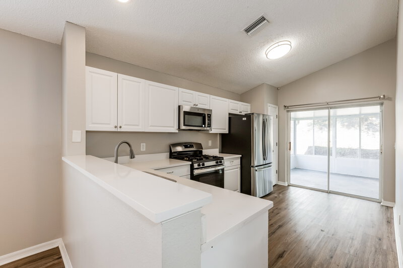 1,900/Mo, 810 Cape Cod Cir Valrico, FL 33594 Kitchen View 4