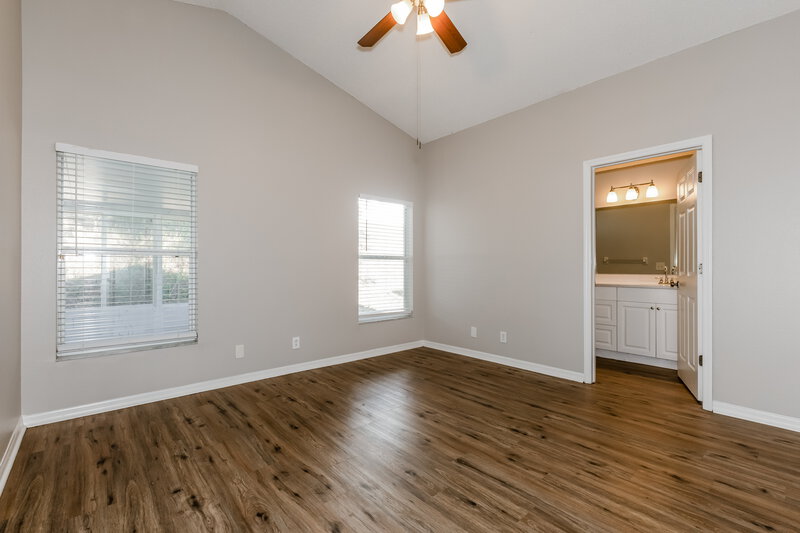 1,900/Mo, 810 Cape Cod Cir Valrico, FL 33594 Main Bedroom View