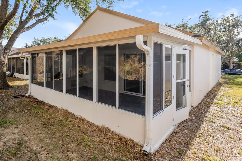 1,900/Mo, 810 Cape Cod Cir Valrico, FL 33594 Rear View