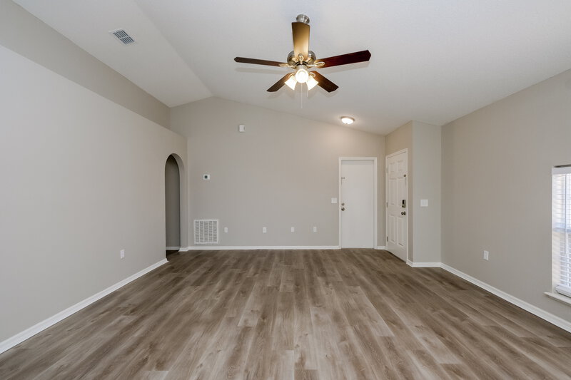 1,880/Mo, 10613 Opus Dr Riverview, FL 33579 Living Room View 2