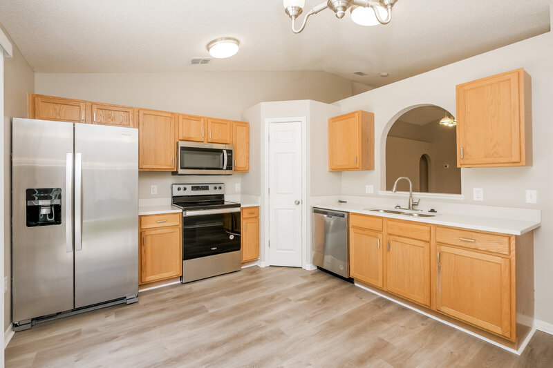 1,880/Mo, 10613 Opus Dr Riverview, FL 33579 Kitchen View 2