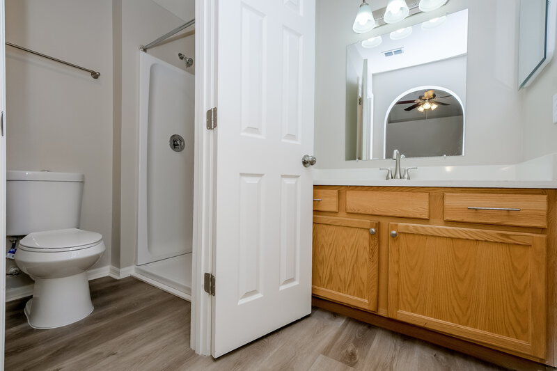 1,880/Mo, 10613 Opus Dr Riverview, FL 33579 Main Bathroom View 3