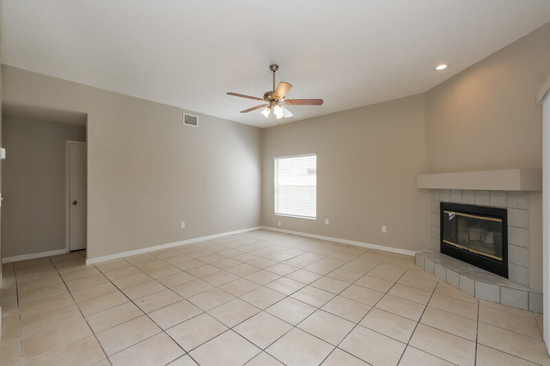 2,900/Mo, 13423 Beechberry Dr Riverview, FL 33579 Living Room View