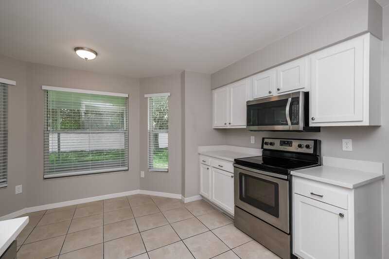 2,900/Mo, 13423 Beechberry Dr Riverview, FL 33579 Kitchen View
