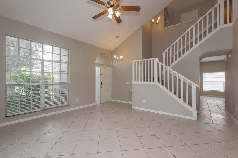 2,900/Mo, 13423 Beechberry Dr Riverview, FL 33579 Family Room View 2