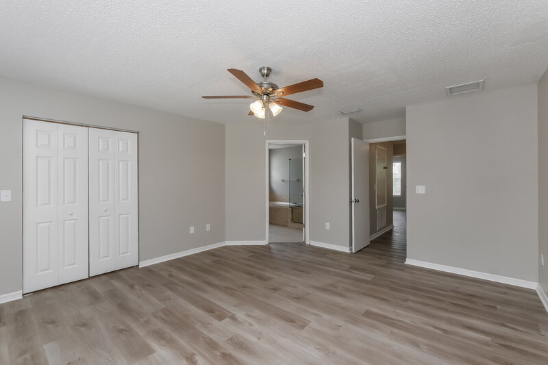 2,900/Mo, 13423 Beechberry Dr Riverview, FL 33579 Main Bedroom View 2