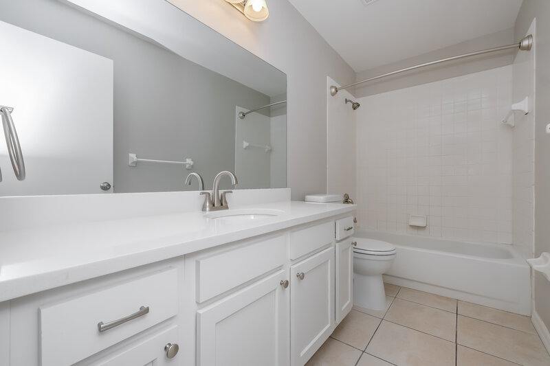 2,900/Mo, 13423 Beechberry Dr Riverview, FL 33579 Bathroom View