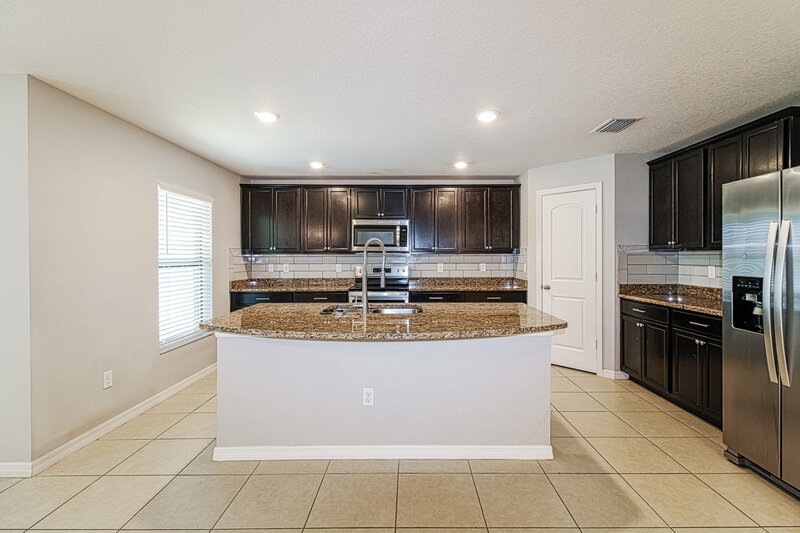 2,235/Mo, 6519 Redbay Dr Brooksville, FL 34602 Kitchen View 2