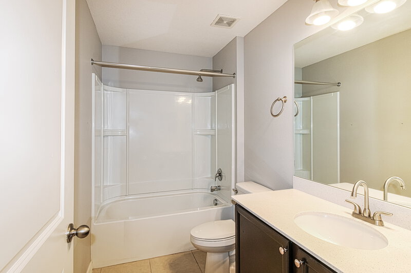 2,235/Mo, 6519 Redbay Dr Brooksville, FL 34602 Bathroom View