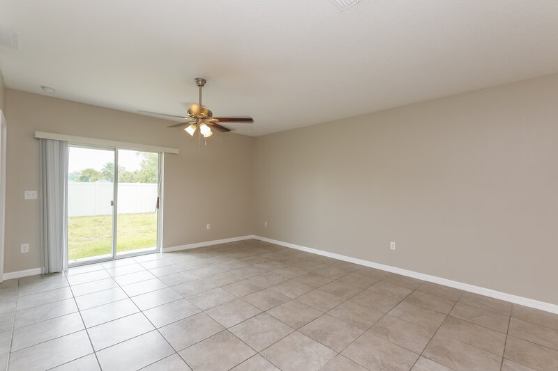3,840/Mo, 17055 Peaceful Valley Dr Wimauma, FL 33598 Living Room View