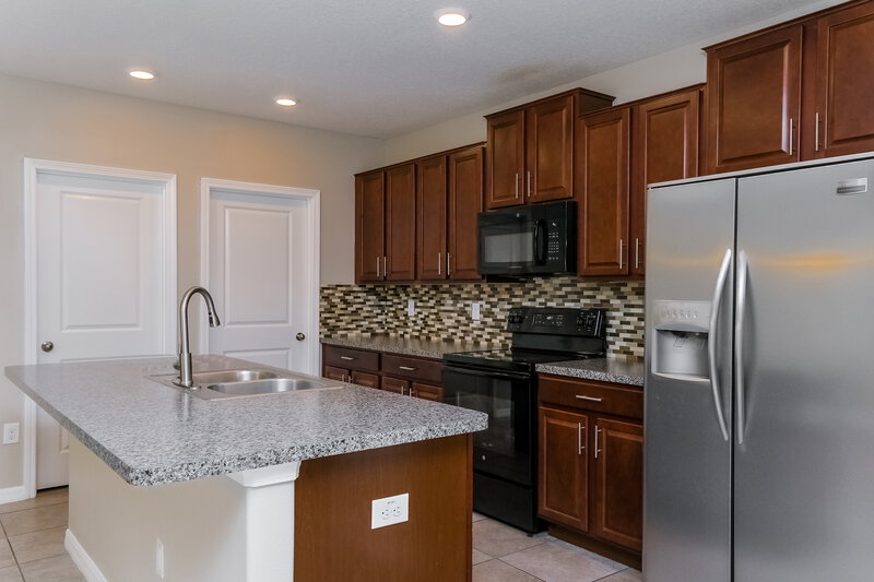 3,840/Mo, 17055 Peaceful Valley Dr Wimauma, FL 33598 Kitchen View