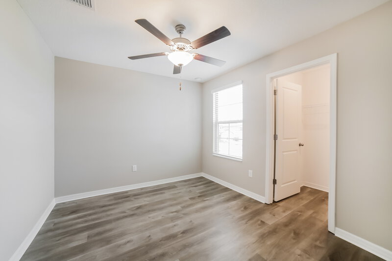 2,315/Mo, 914 Nutmeg Spice Pl Ruskin, FL 33570 Bedroom View