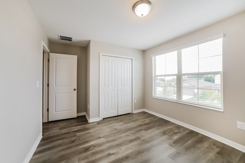 2,315/Mo, 914 Nutmeg Spice Pl Ruskin, FL 33570 Bedroom View 2