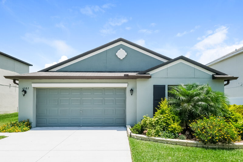 2,070/Mo, 6582 Wagon Trail St Zephyrhills, FL 33541 External View