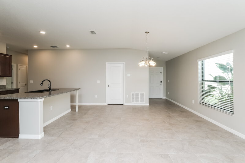 2,070/Mo, 6582 Wagon Trail St Zephyrhills, FL 33541 Dining Room View