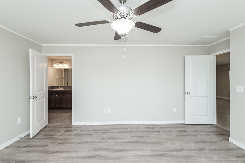 2,070/Mo, 6582 Wagon Trail St Zephyrhills, FL 33541 Main Bedroom View 2