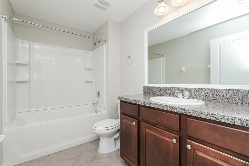 2,070/Mo, 6582 Wagon Trail St Zephyrhills, FL 33541 Bathroom View