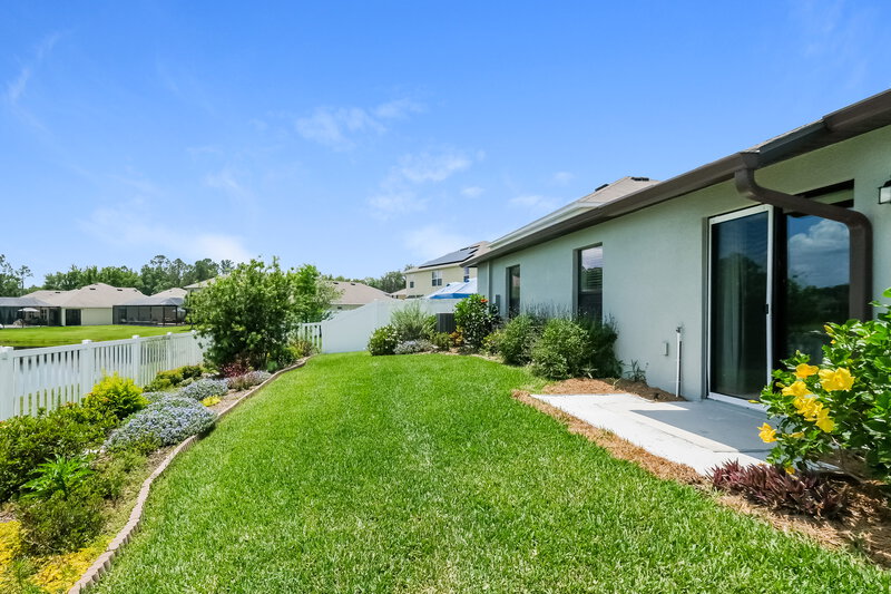 2,070/Mo, 6582 Wagon Trail St Zephyrhills, FL 33541 Rear View