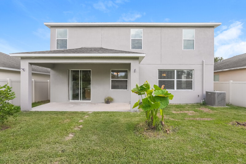 4,120/Mo, 7545 Turtle View Dr Ruskin, FL 33573 Rear View