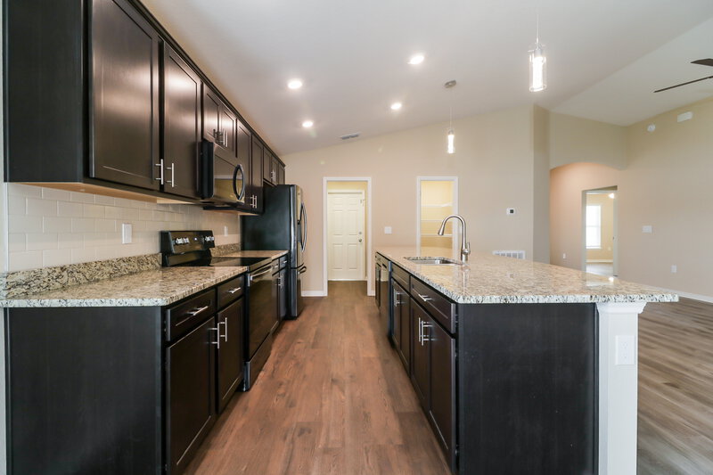 2,485/Mo, 6784 Hanworth Ln Zephyrhills, FL 33541 Kitchen View