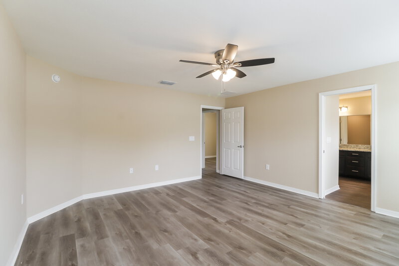 2,485/Mo, 6784 Hanworth Ln Zephyrhills, FL 33541 Main Bedroom View