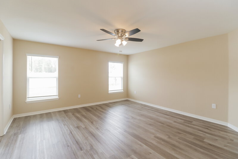 2,485/Mo, 6784 Hanworth Ln Zephyrhills, FL 33541 Main Bedroom View 2